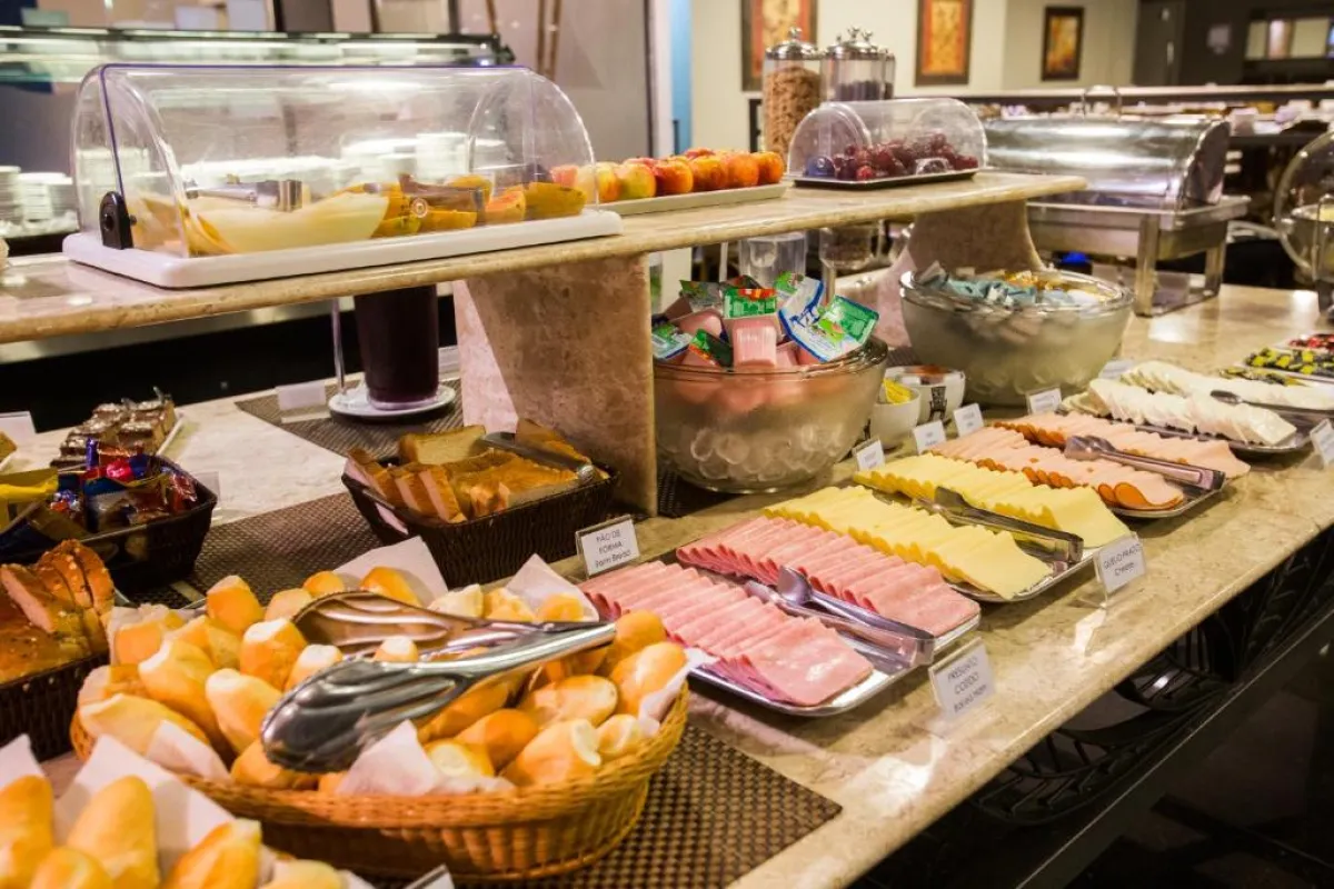 Buffet do café da manhã do Gallant Hotel